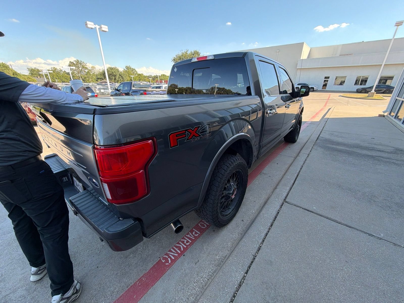 Used 2019 Ford F150 Platinum w/ Equipment Group 701A Luxury AWD/4WD image 6