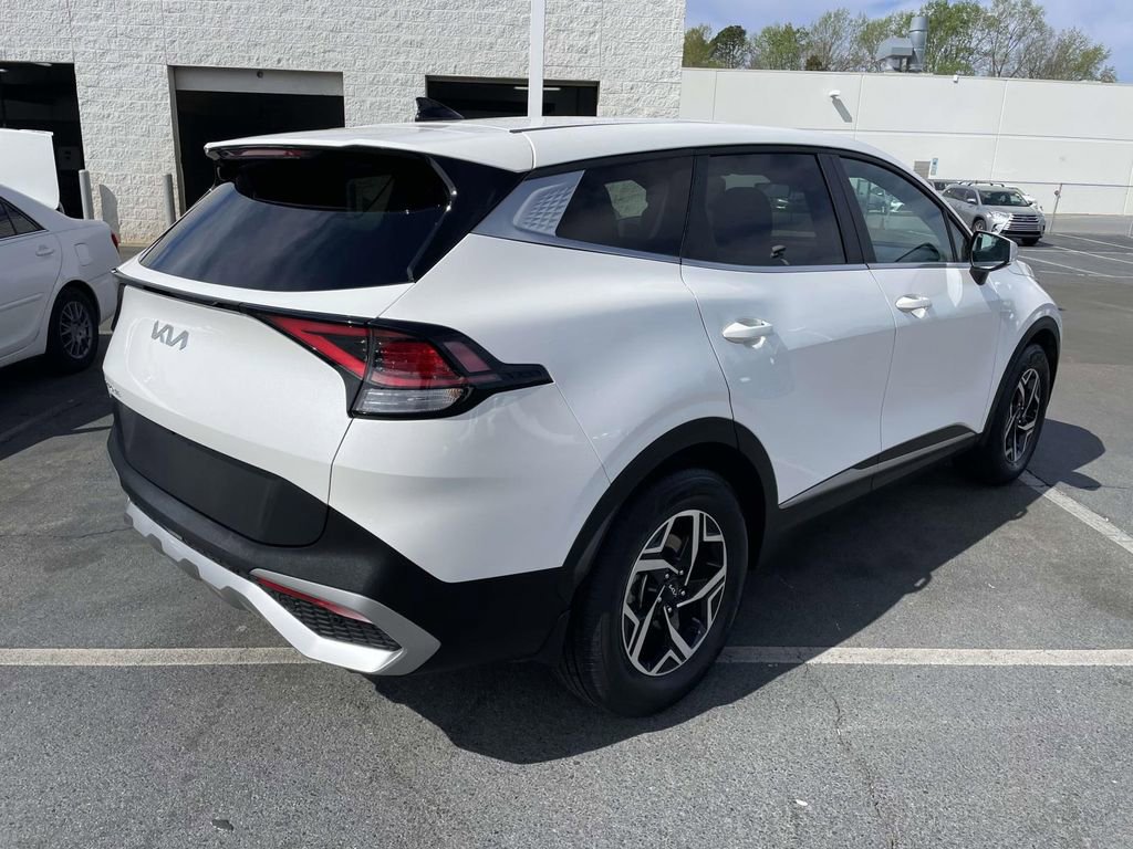 Used 2023 Kia Sportage LX image 9