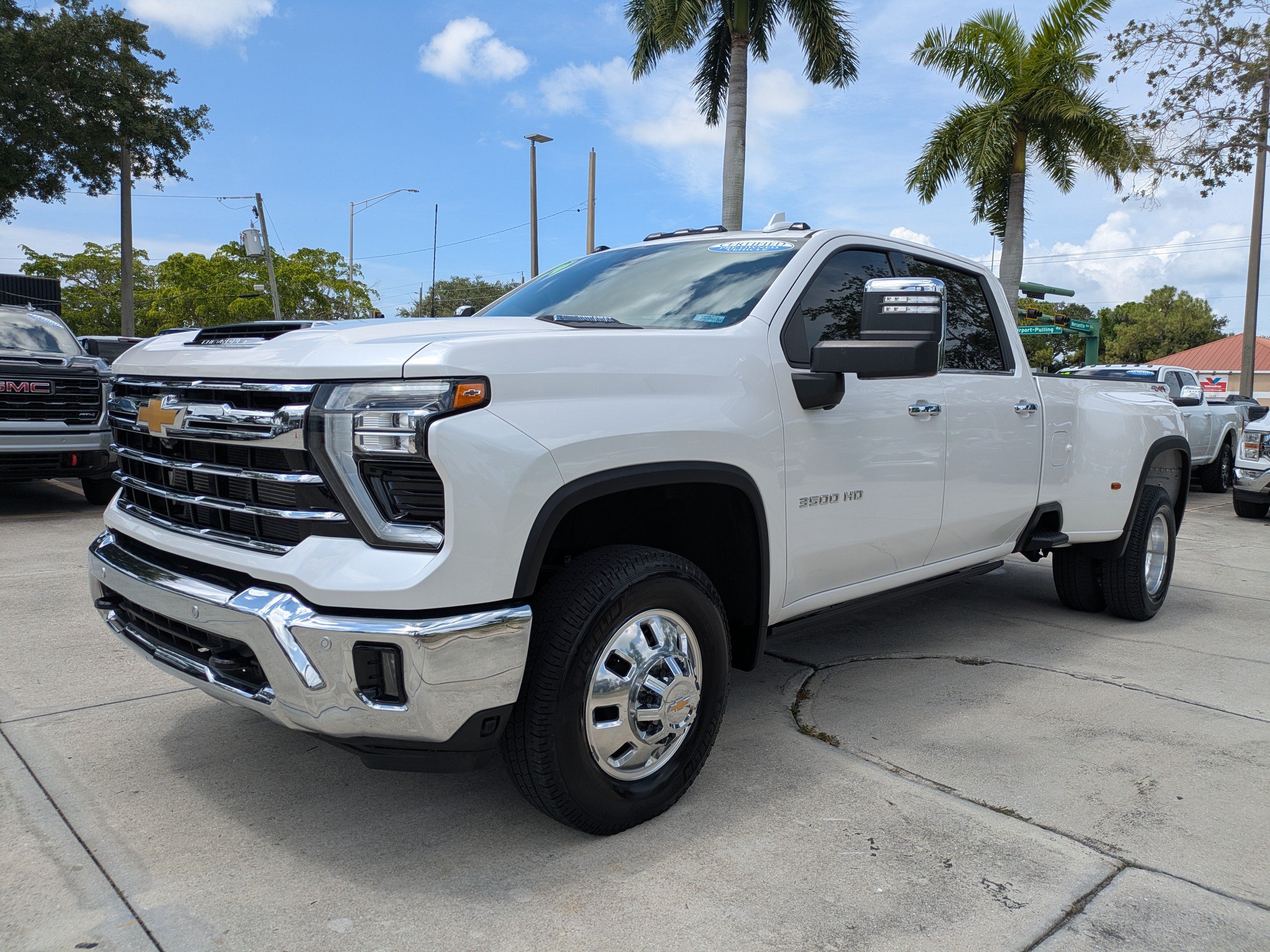 Used 2024 Chevrolet Silverado 3500 LTZ w/ LTZ Plus Package AWD/4WD image 7
