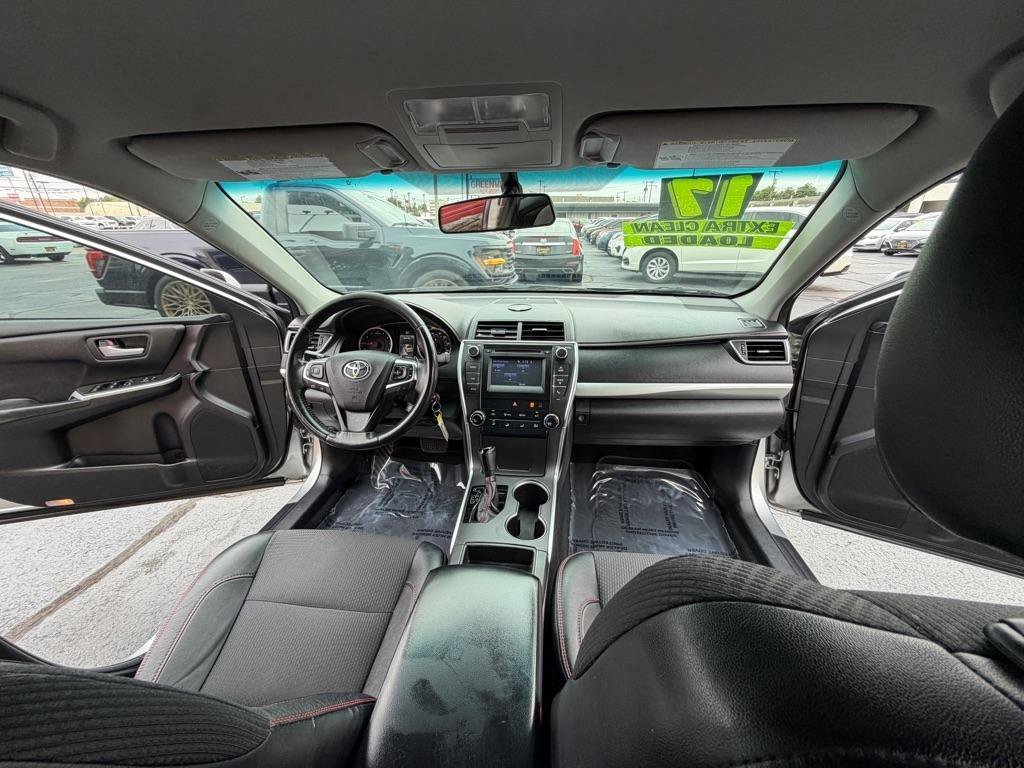 Used 2017 Toyota Camry SE FWD image 21