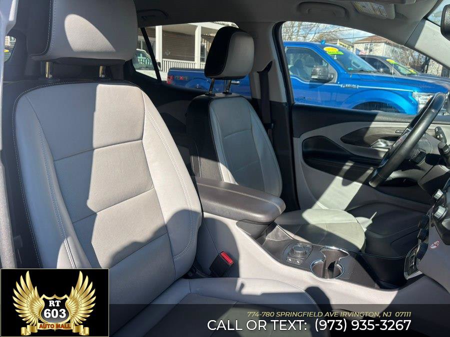 Used 2023 GMC Terrain SLT FWD image 13