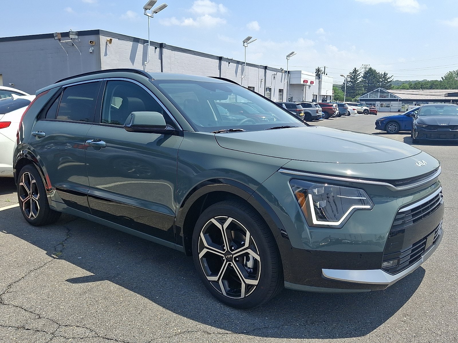 New 2026 Kia Niro SX Touring FWD image 2