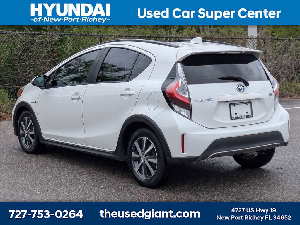 Used 2018 Toyota Prius C Two image 3