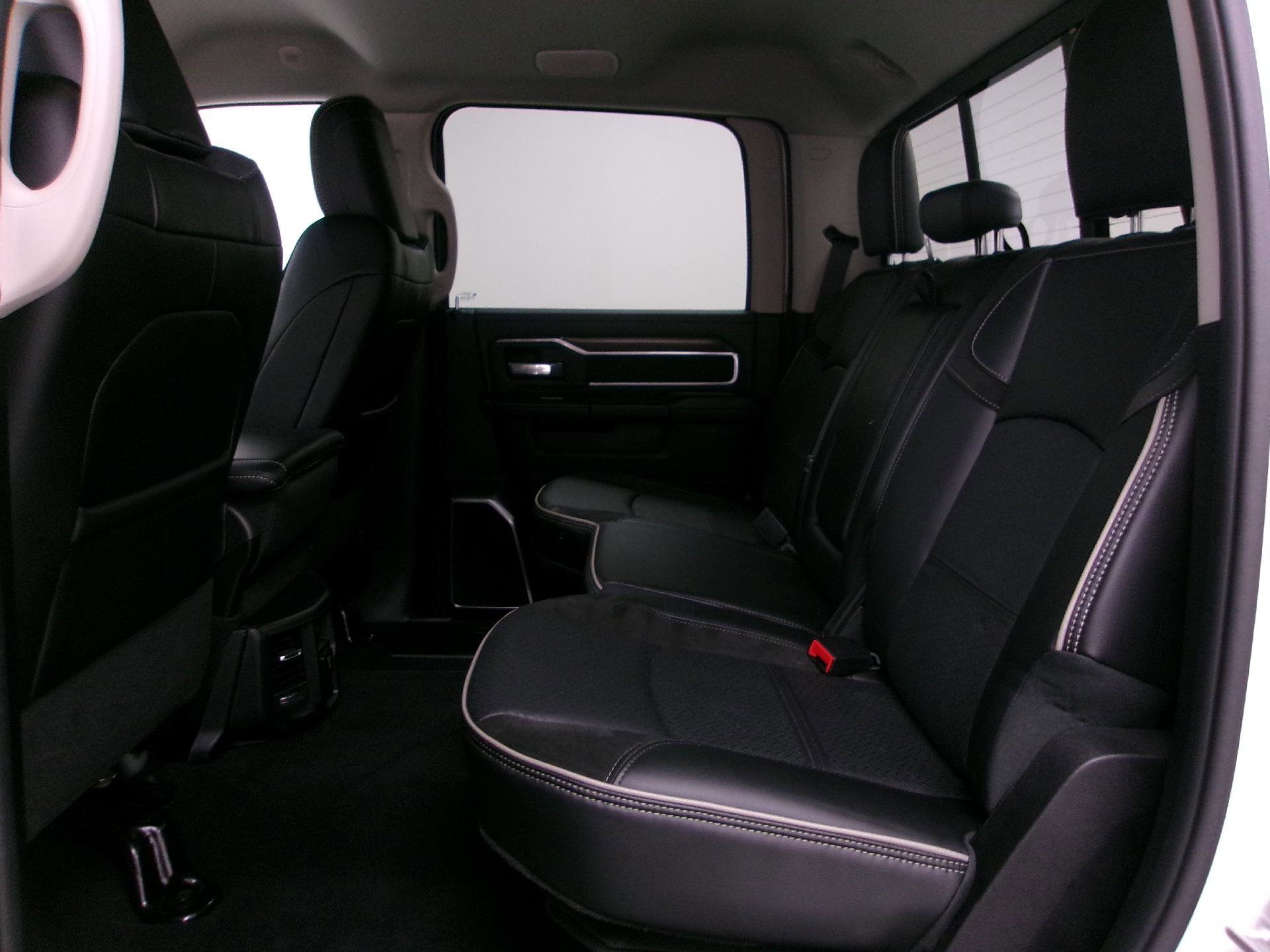 Used 2024 RAM 2500 Laramie AWD/4WD image 9