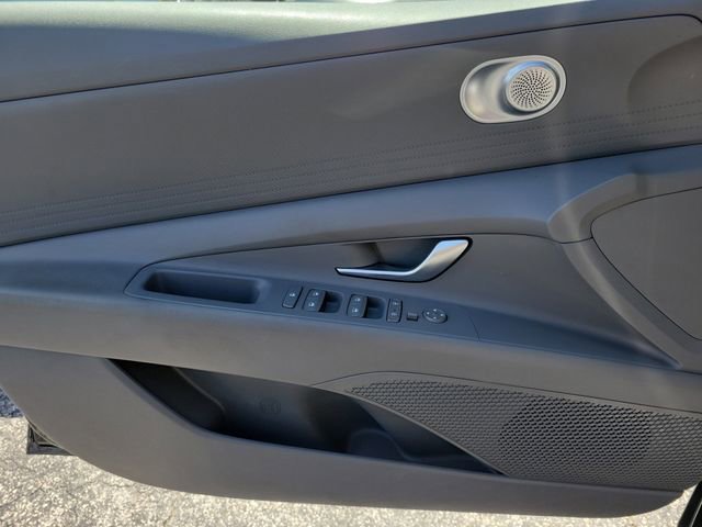 Used 2022 Hyundai Elantra SEL w/ Cargo Package image 27