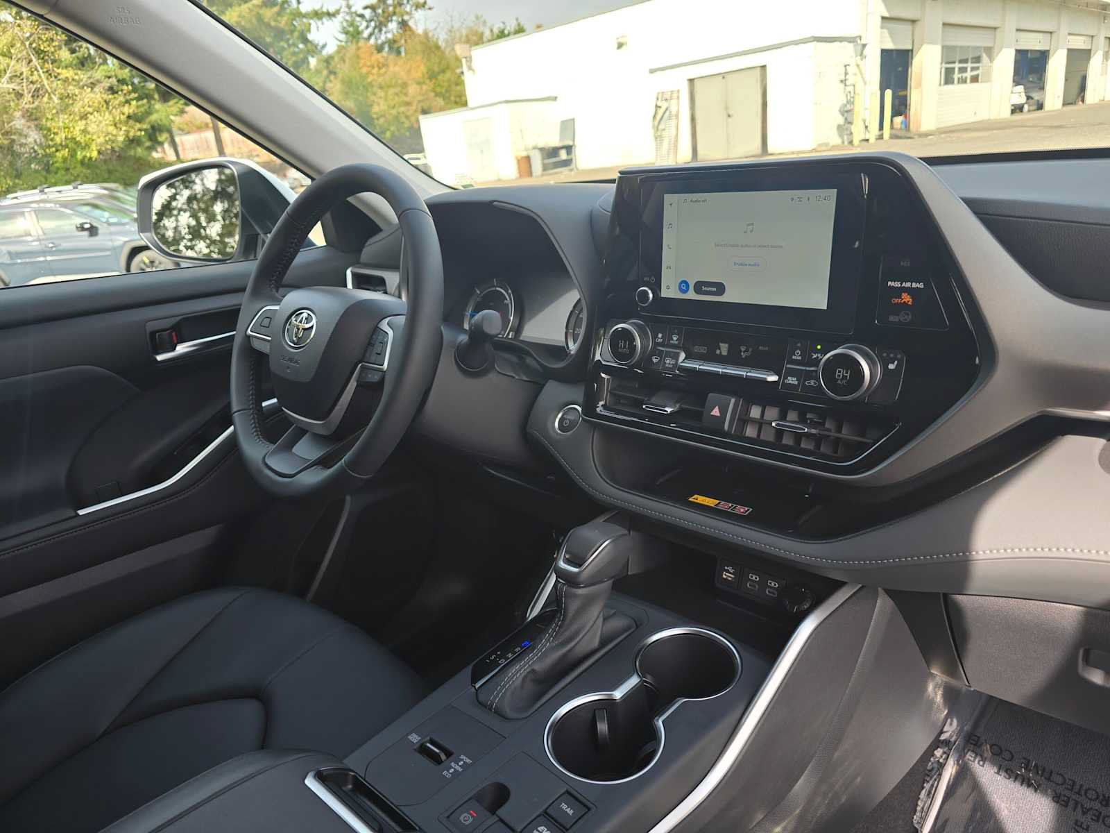 Used 2026 Toyota Highlander XLE AWD/4WD image 10