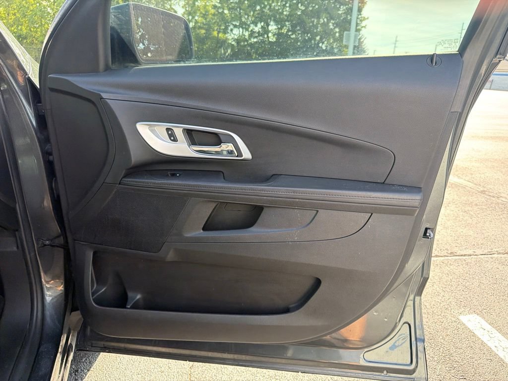 Used 2017 Chevrolet Equinox LS FWD image 24