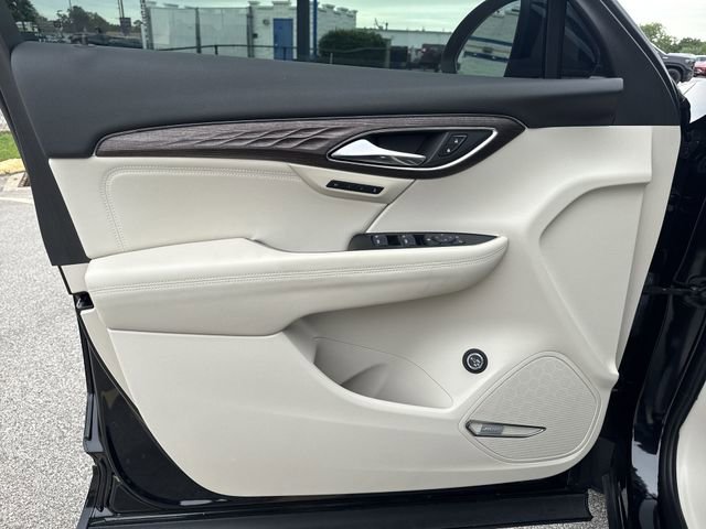 Used 2023 Buick Envision Avenir AWD/4WD image 23