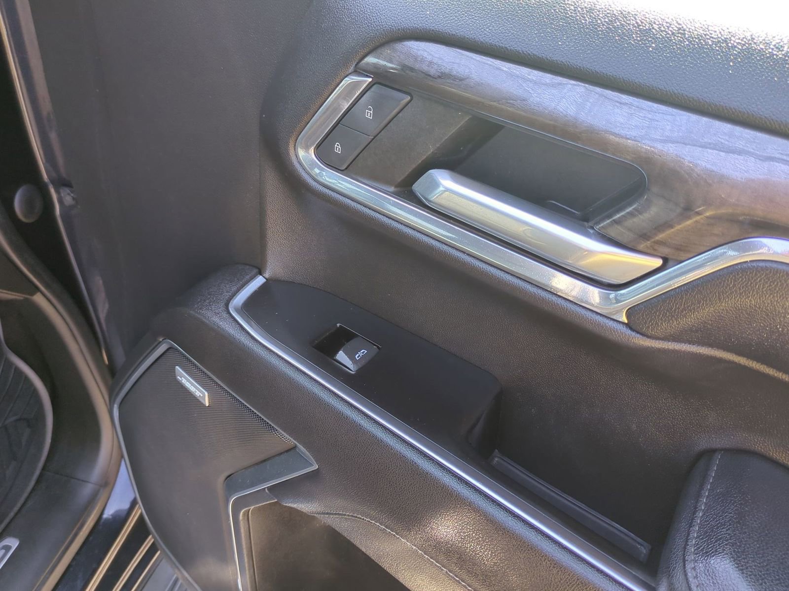 Certified 2023 Chevrolet Silverado 1500 LTZ image 29