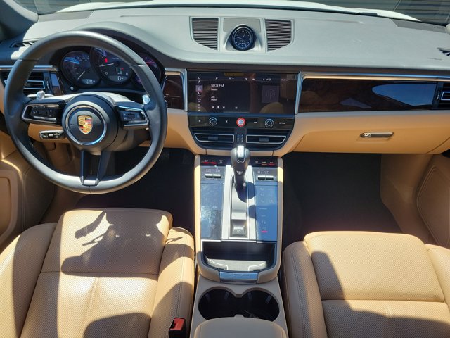 Certified 2023 Porsche Macan AWD/4WD image 17