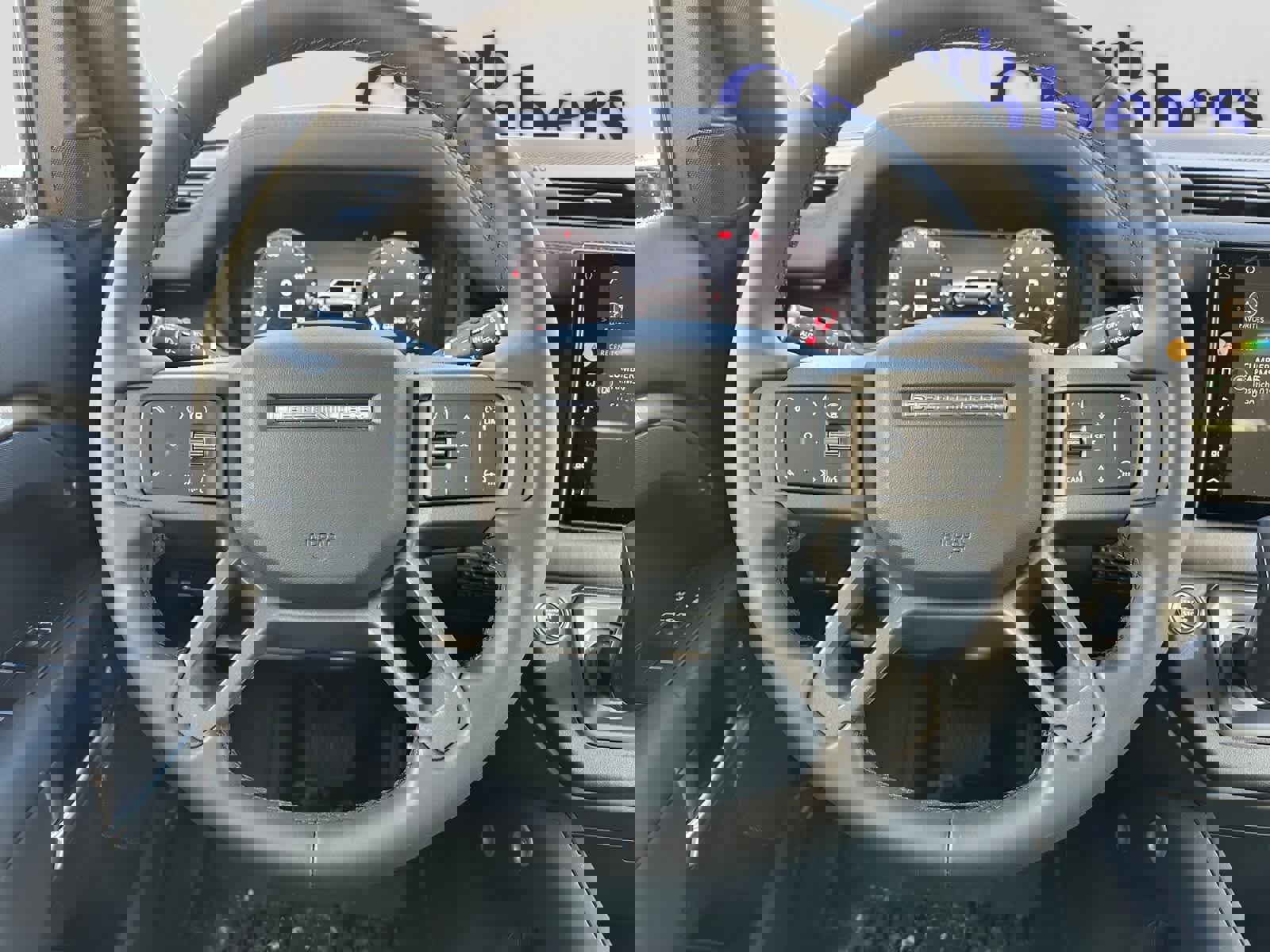 Used 2025 Land Rover Defender 110 S image 17