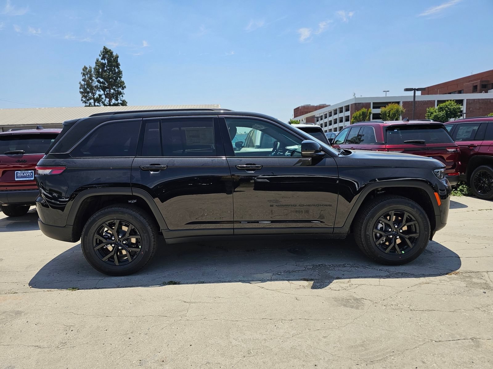 New 2026 Jeep Grand Cherokee Altitude RWD image 4