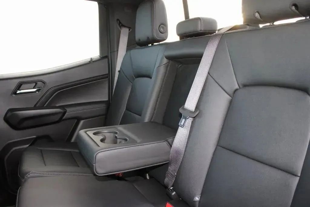 New 2026 GMC Canyon Elevation w/ Convenience Package image 29