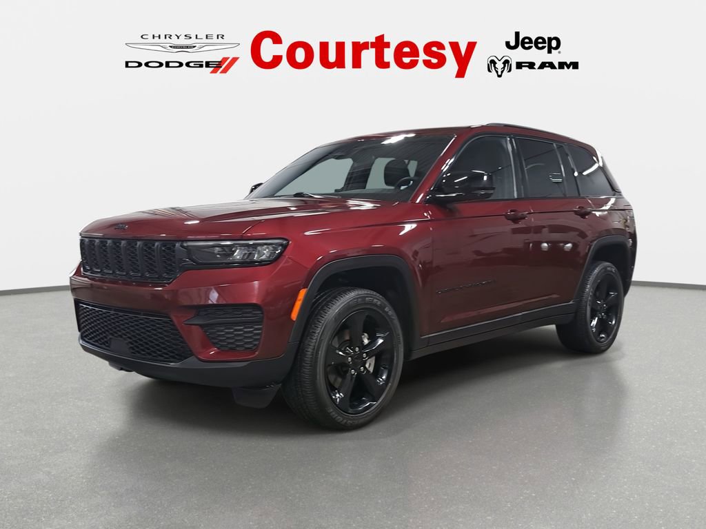 Used 2023 Jeep Grand Cherokee Altitude image 7