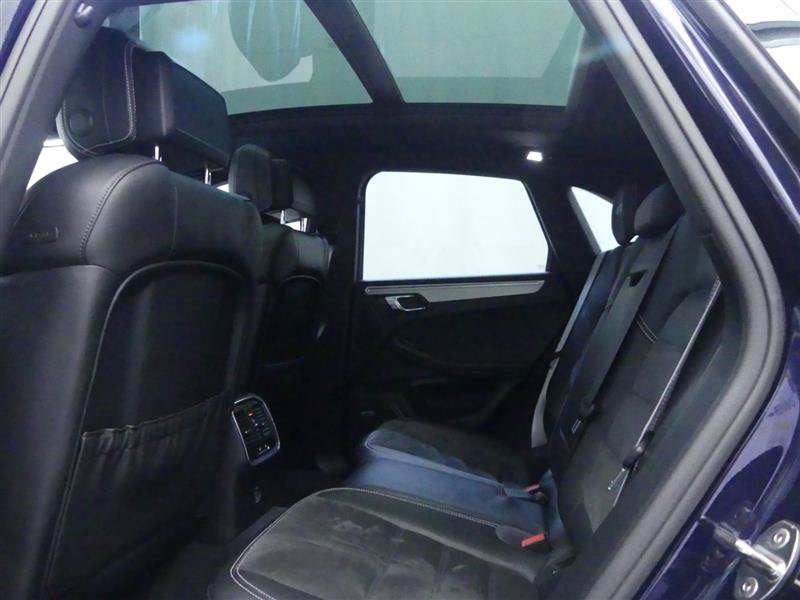 Used 2018 Porsche Macan GTS AWD/4WD image 22
