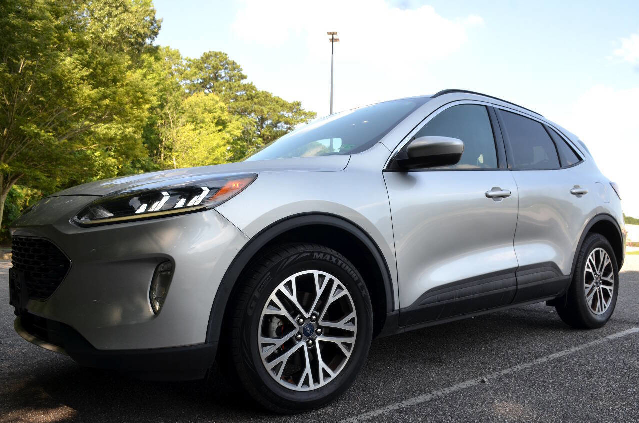 Used 2020 Ford Escape SEL image 3