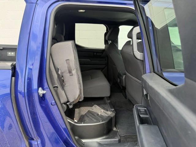 Used 2025 Toyota Tacoma SR5 AWD/4WD image 14