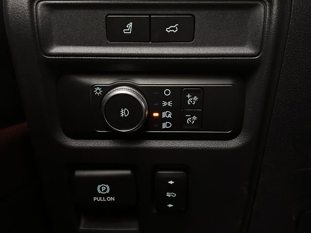 Used 2022 Ford Expedition Limited image 24