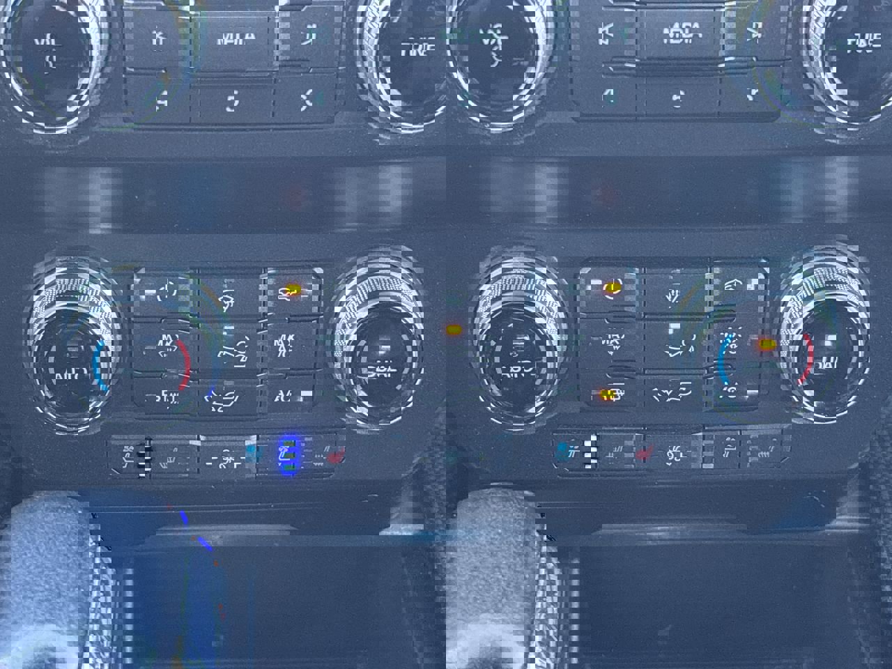 Used 2019 Ford F150 Lariat w/ Equipment Group 502A Luxury image 23