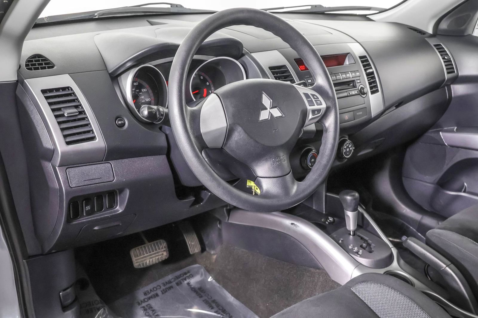 Used 2009 Mitsubishi Outlander ES image 4