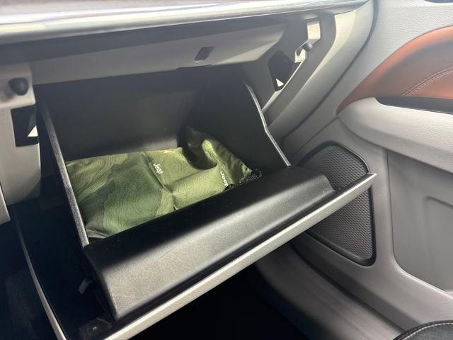 Used 2023 Jeep Compass Limited w/ Sun and Sound Group image 37