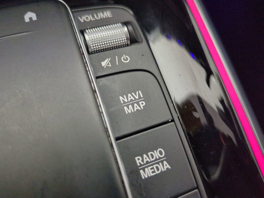 Used 2022 Mercedes-Benz GLB 250 image 27