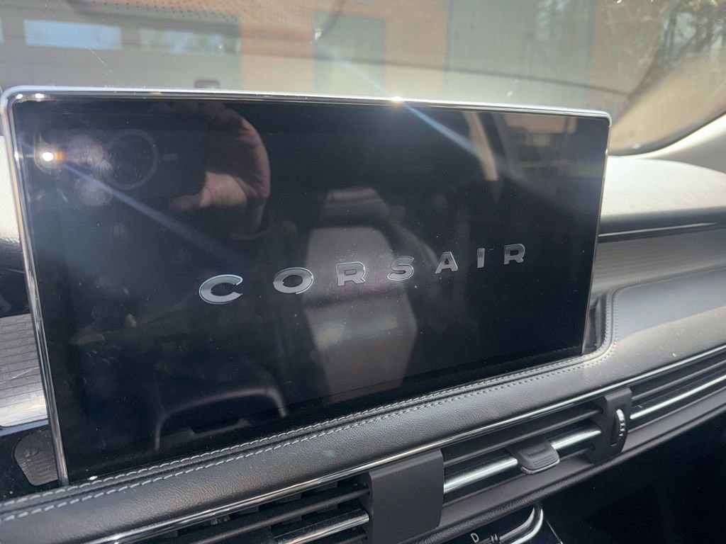 Certified 2023 Lincoln Corsair Standard w/ Equipment Group 101A image 11