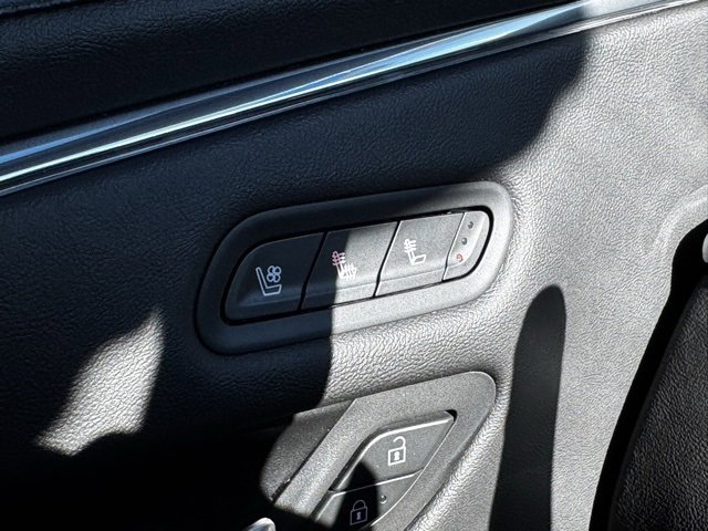 Certified 2024 Cadillac Escalade Sport w/ LPO, ONYX Package image 45