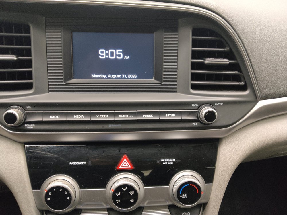 Used 2019 Hyundai Elantra SE FWD image 25