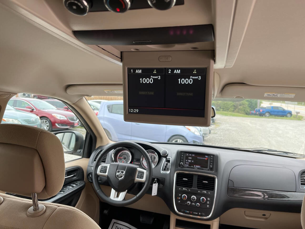 Used 2015 Dodge Grand Caravan SXT w/ UConnect Hands-Free Group image 18