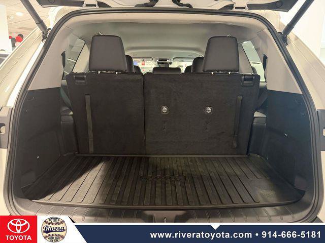 Certified 2024 Toyota Grand Highlander AWD image 19