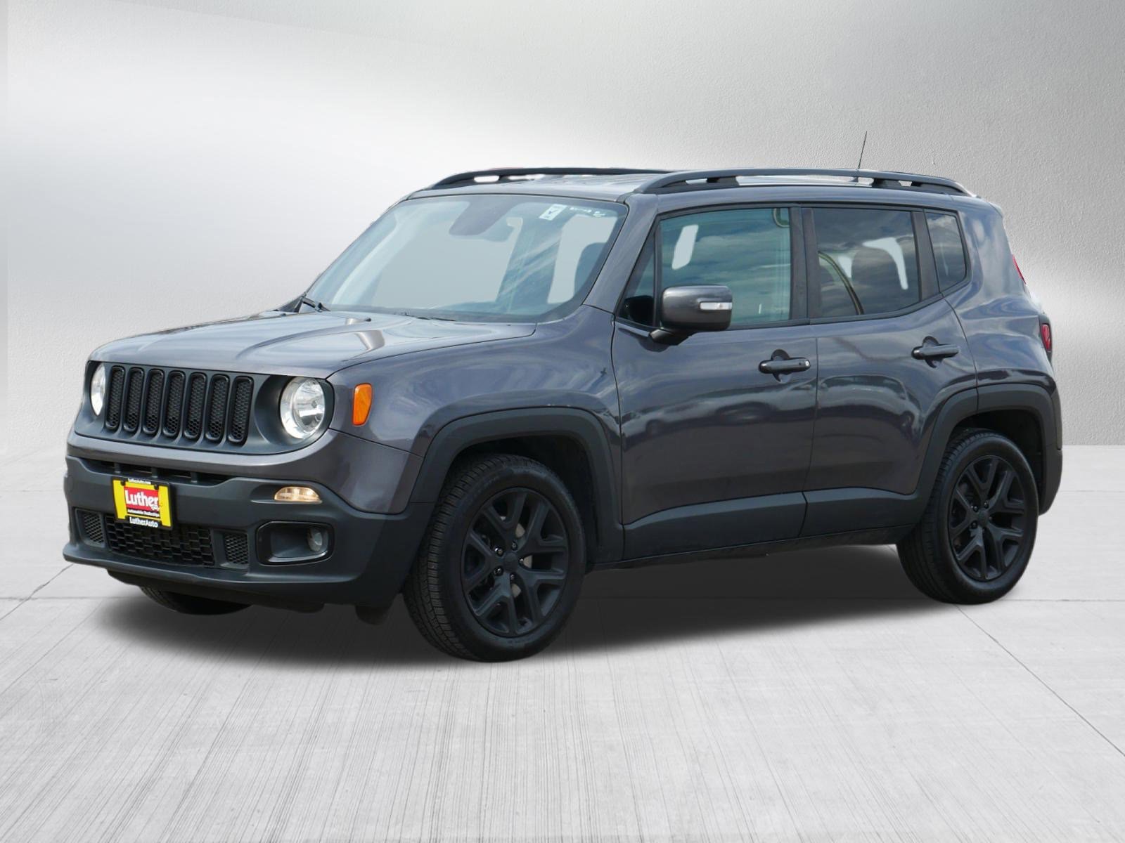 Used 2018 Jeep Renegade Altitude FWD image 3
