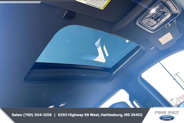 Used 2022 Chevrolet Silverado 1500 High Country w/ Technology Package image 17
