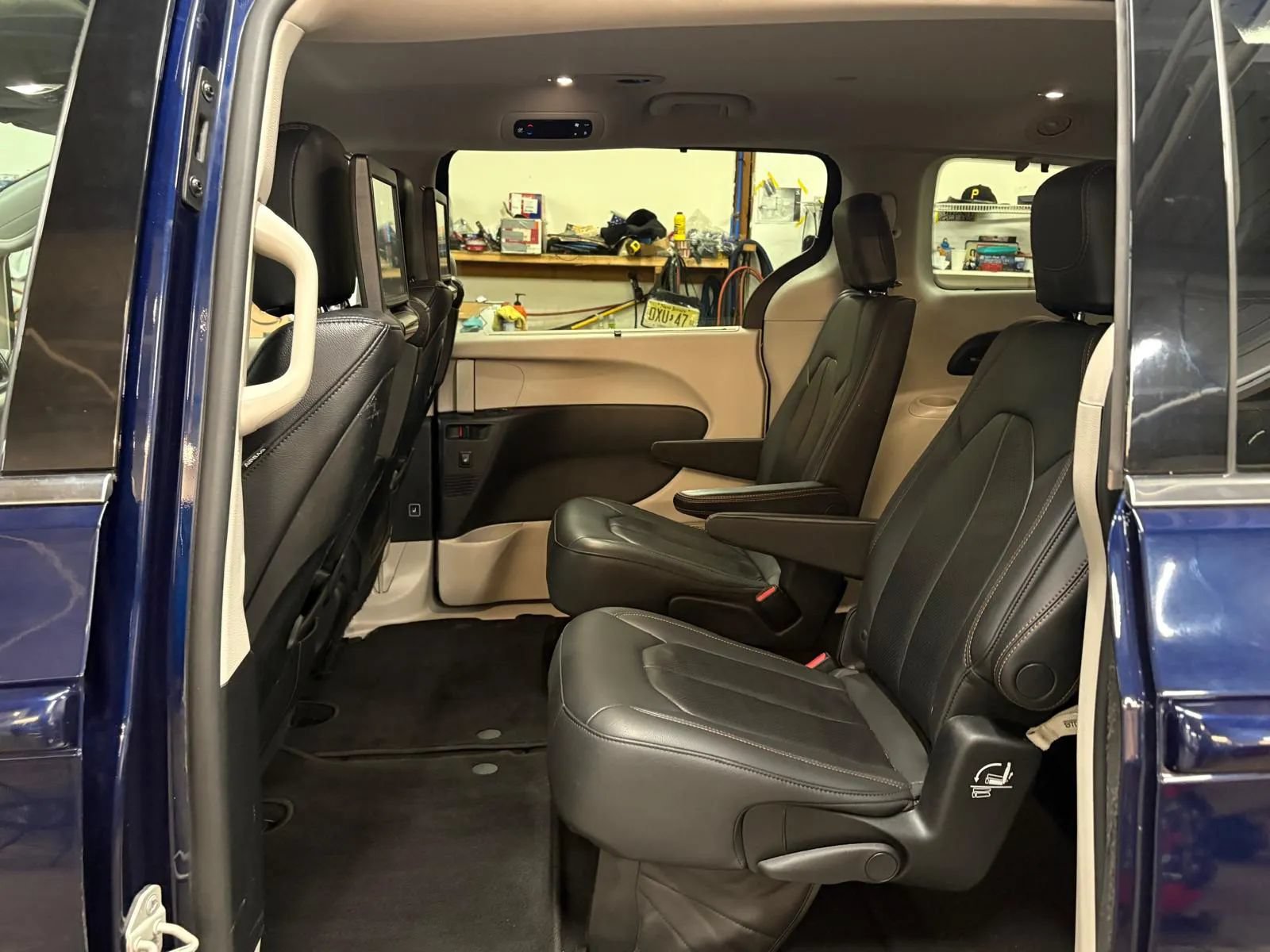 Used 2017 Chrysler Pacifica Touring-L Plus w/ Advanced Safetytec Group FWD image 26