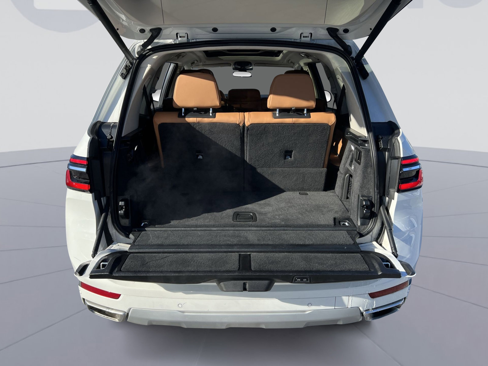 Used 2024 BMW X7 xDrive40i w/ Executive Package image 27