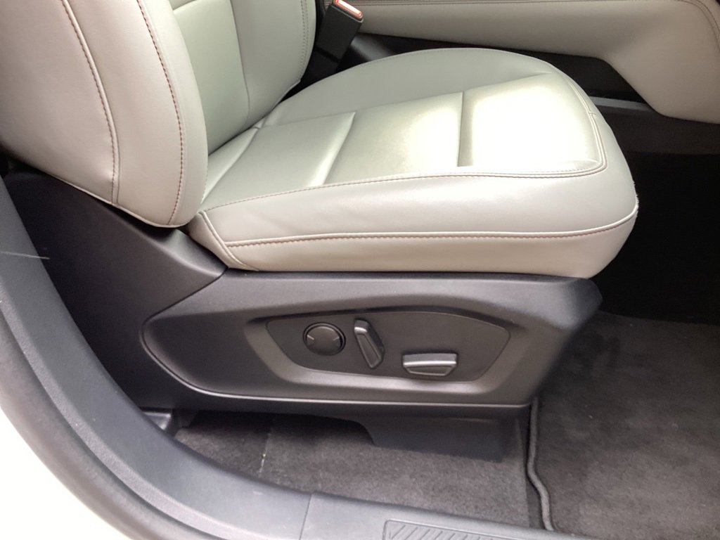 Used 2025 Ford Explorer Active w/ Active Comfort Package image 33