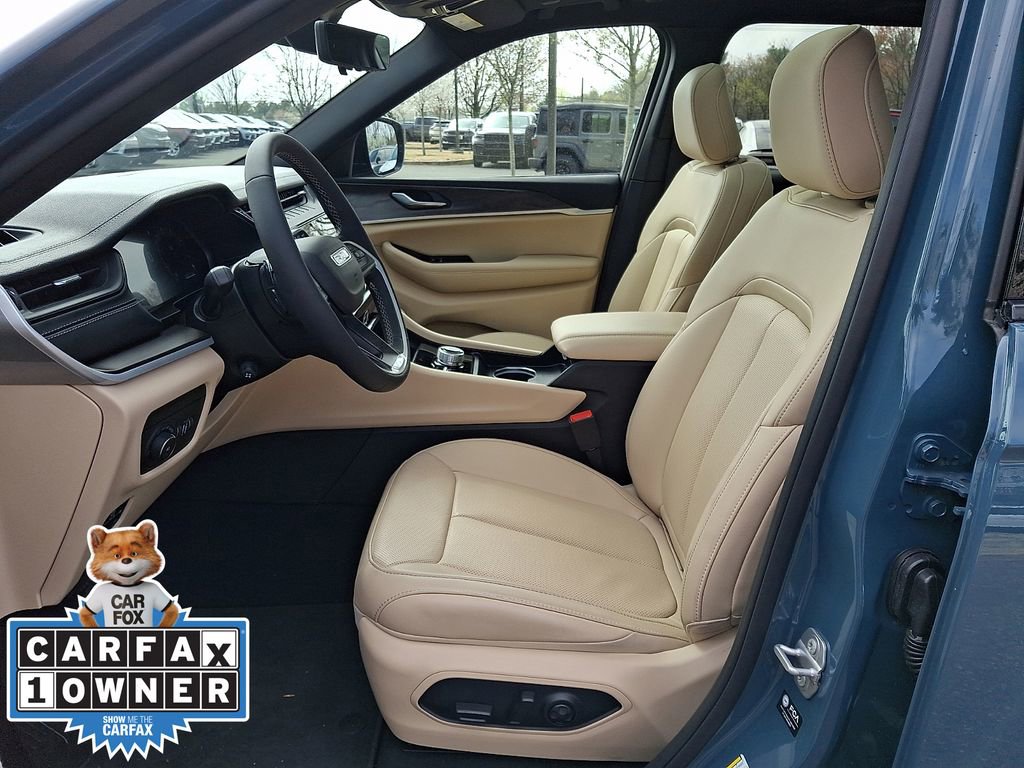Used 2026 Jeep Grand Cherokee Limited AWD/4WD image 14