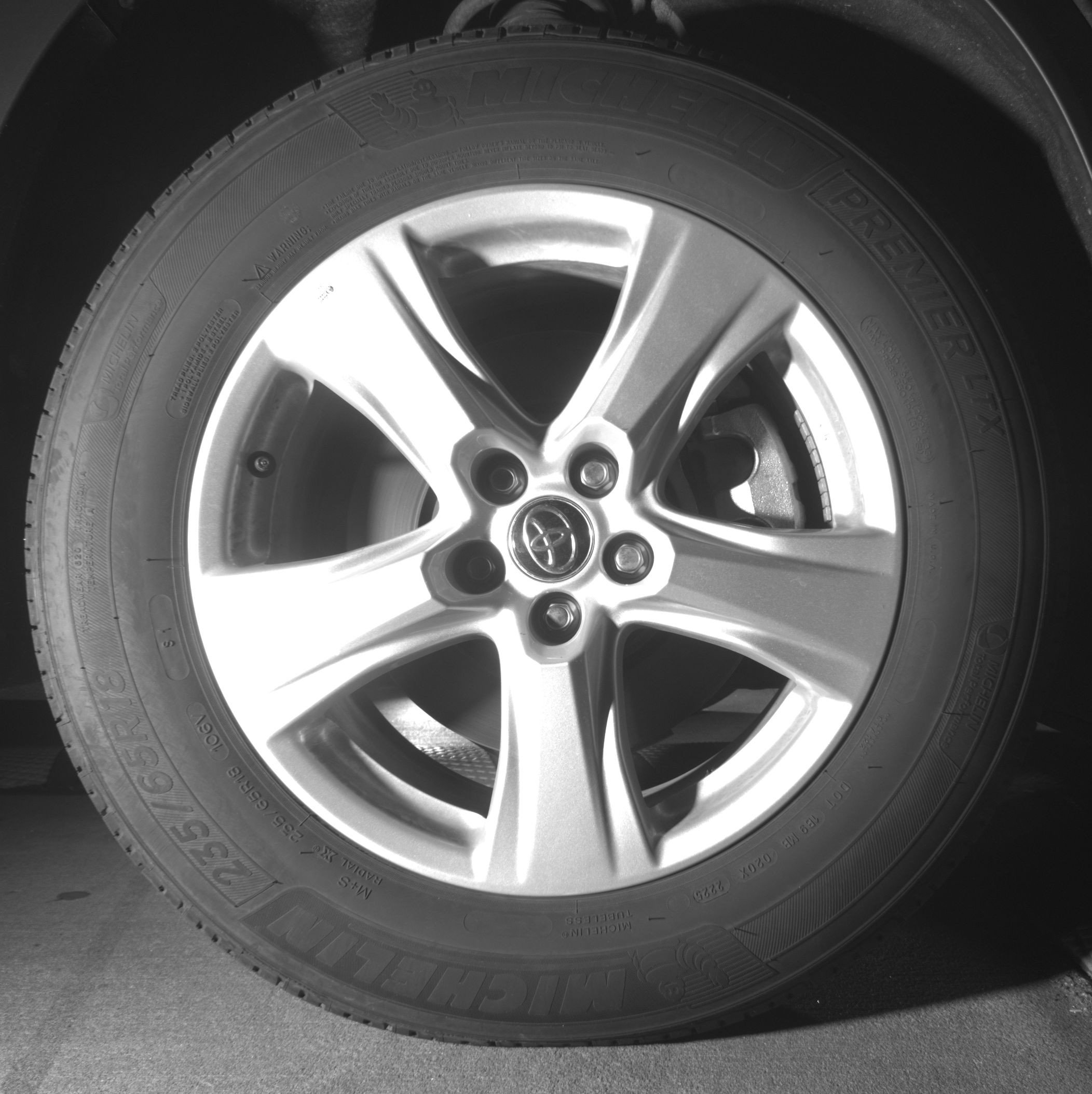 Used 2025 Toyota Highlander LE image 13