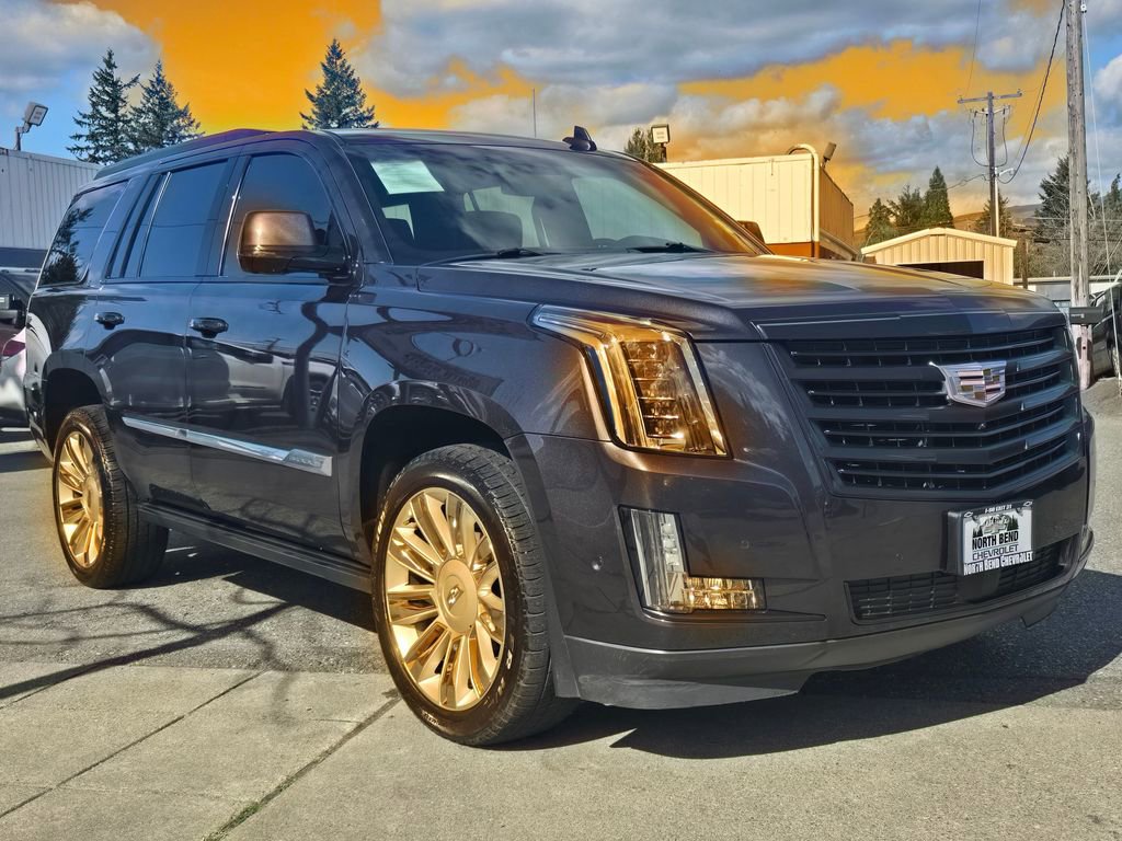 Used 2017 Cadillac Escalade Platinum image 3