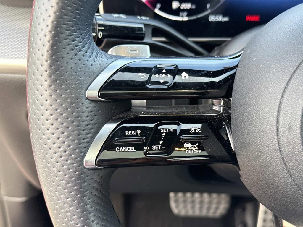 Used 2024 Mercedes-Benz GLC 300 4MATIC image 41