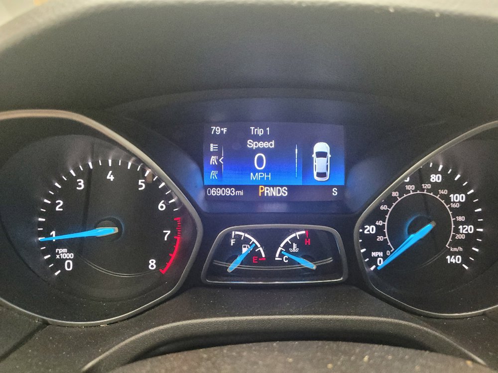 Used 2018 Ford Focus SE w/ Cold Weather Package FWD image 23