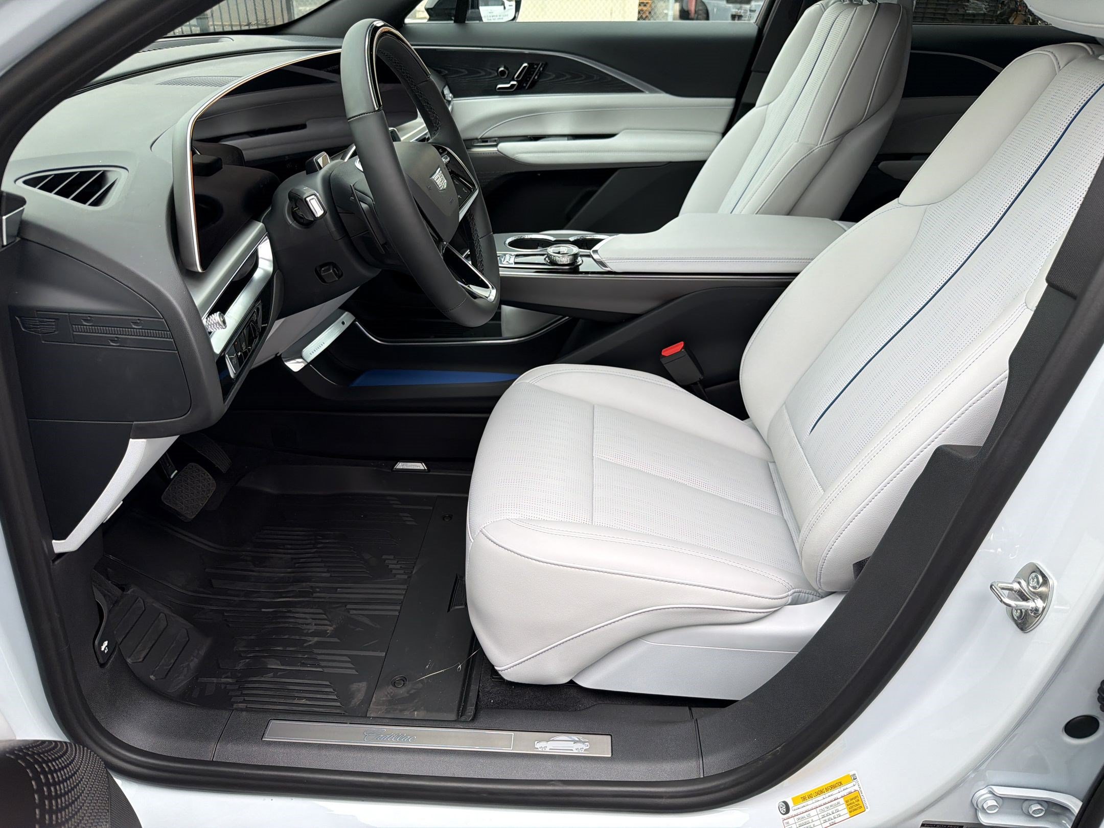 New 2026 Cadillac Lyriq Sport w/ LPO, Floor Liner Package RWD image 4
