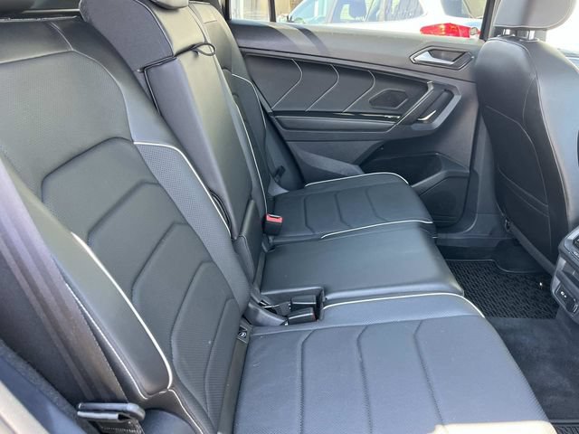 Used 2022 Volkswagen Tiguan SEL R-Line AWD/4WD image 28