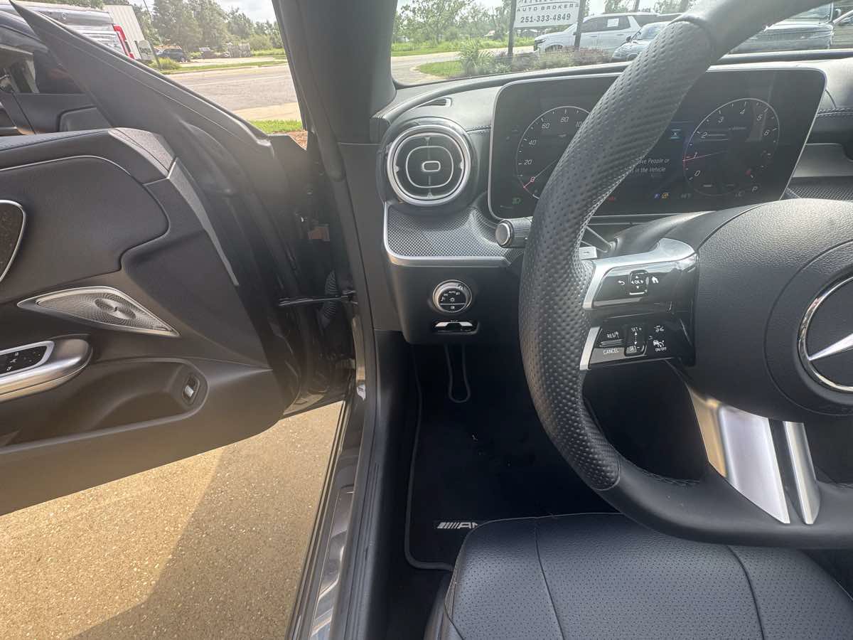 Used 2025 Mercedes-Benz CLE 300 4MATIC Cabriolet w/ Night Package image 13