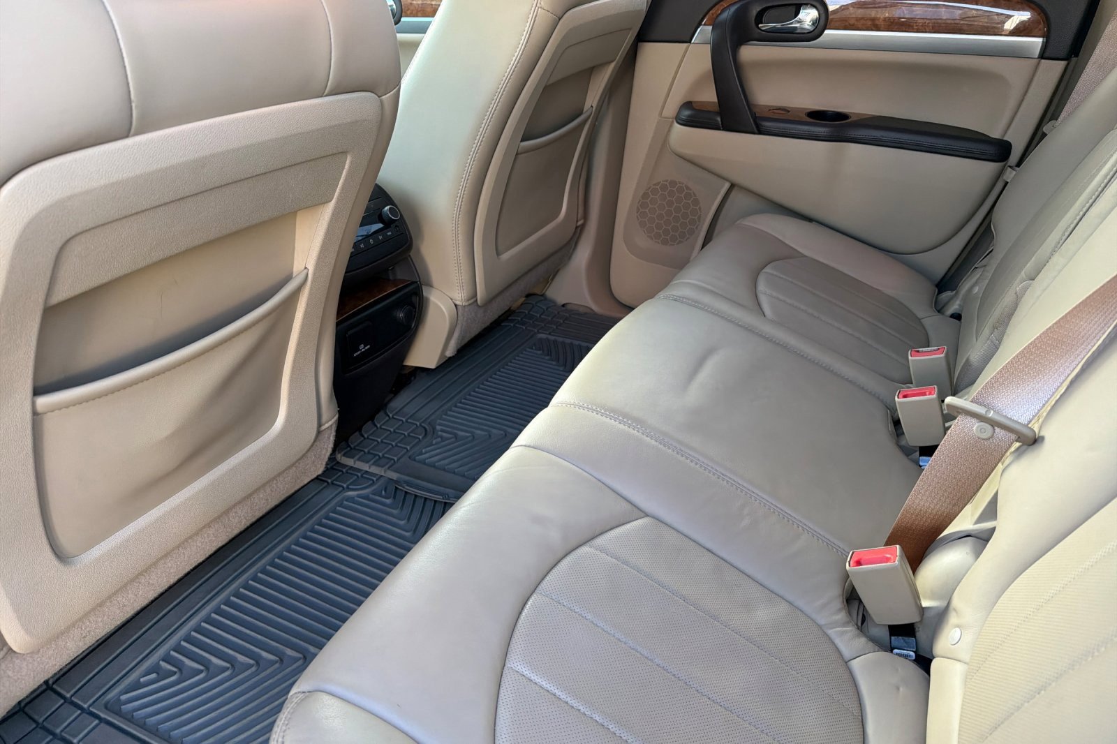 Used 2012 Buick Enclave Premium image 9