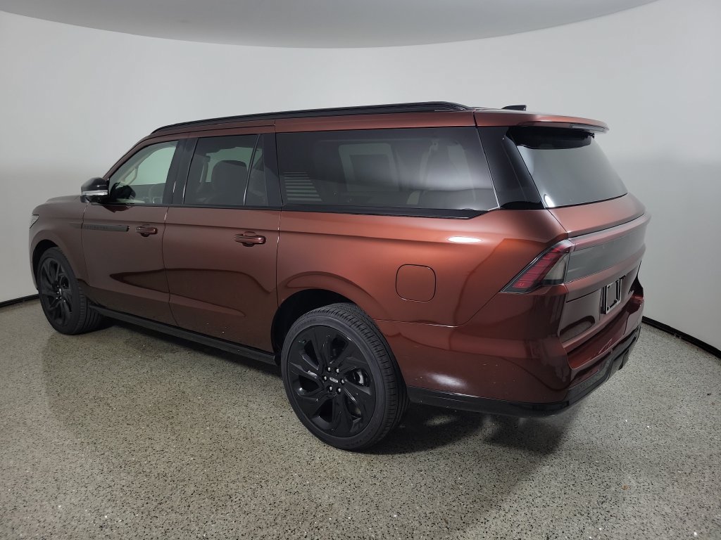 New 2027 Lincoln Navigator L Reserve w/ Jet Appearance Package RWD image 3