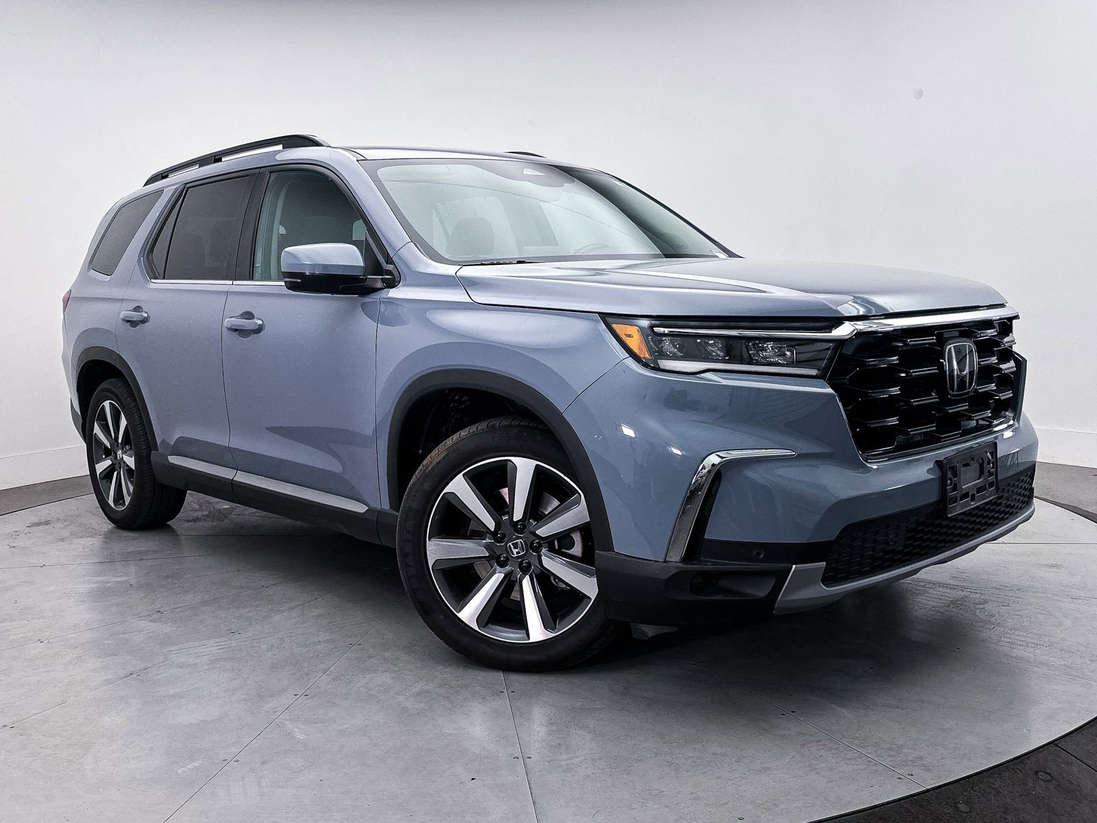 Used 2023 Honda Pilot Touring image 1