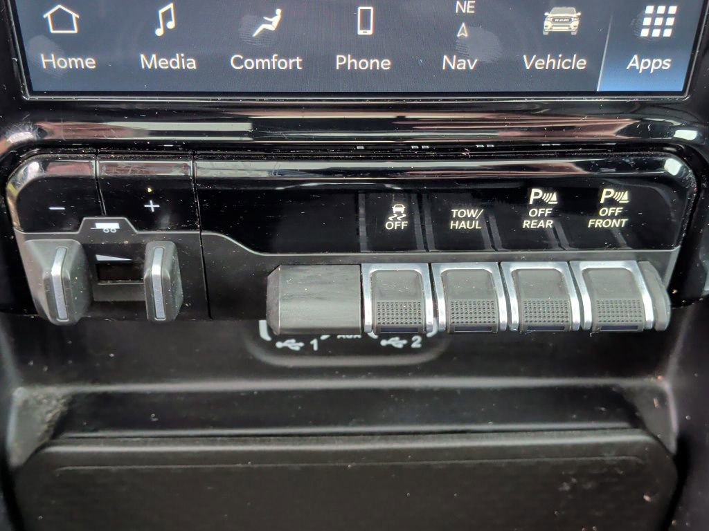 Used 2024 RAM 1500 Laramie AWD/4WD image 35