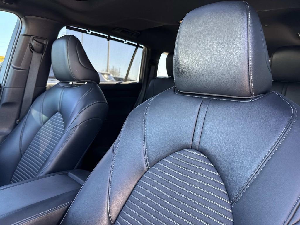 Used 2022 Toyota Highlander XSE image 27