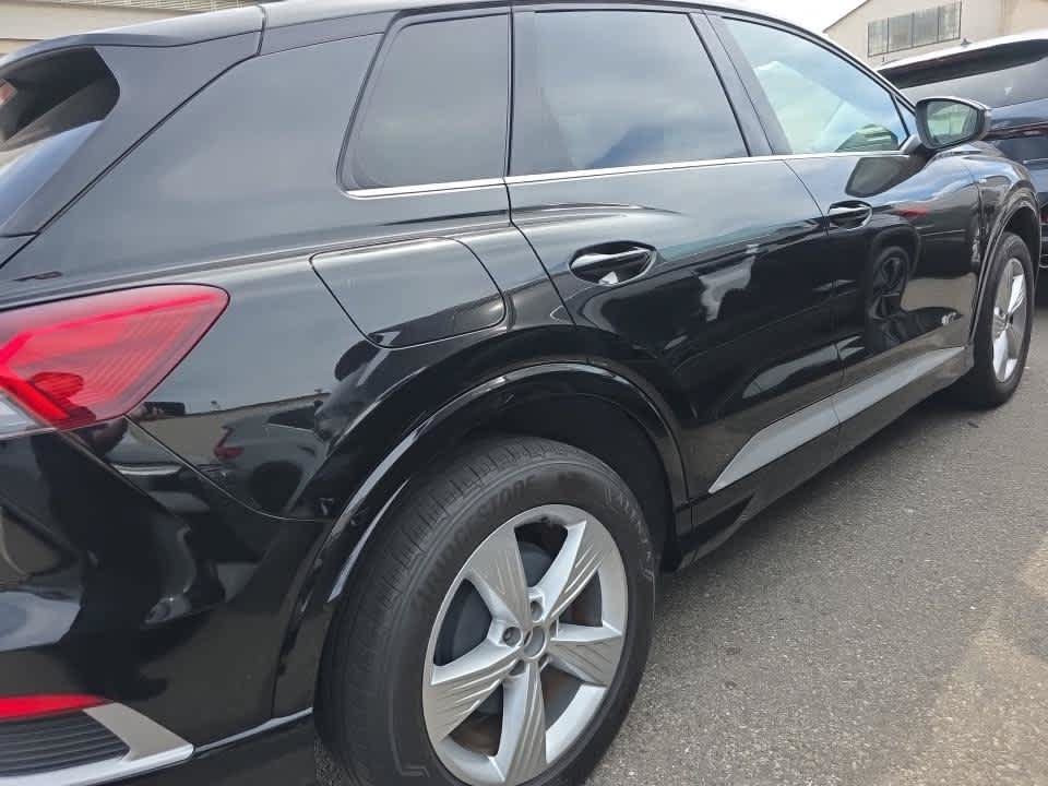 Used 2023 Audi Q4 e-tron Premium w/ Convenience Package AWD/4WD image 4